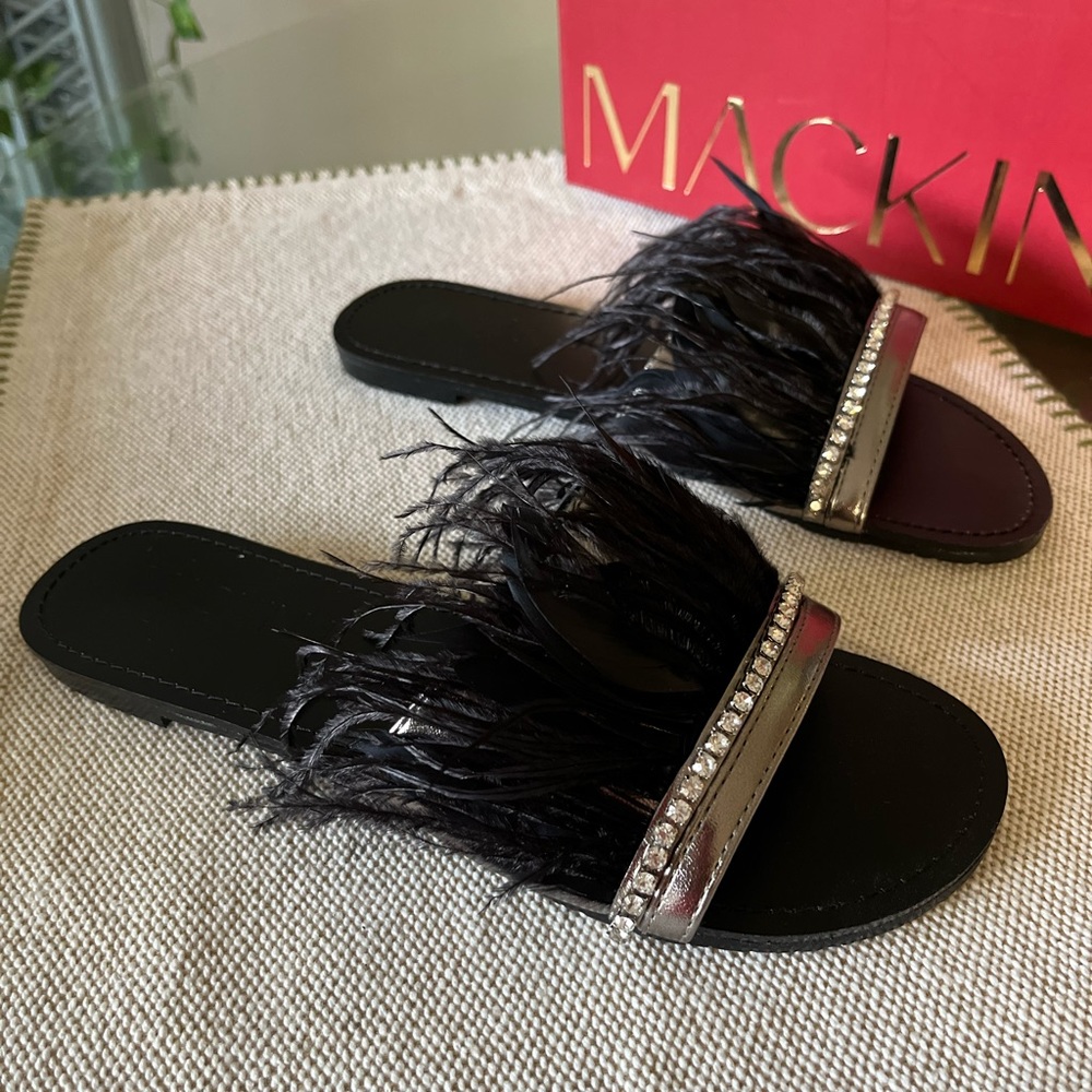 Black feathers and rhinestones slippers , 7